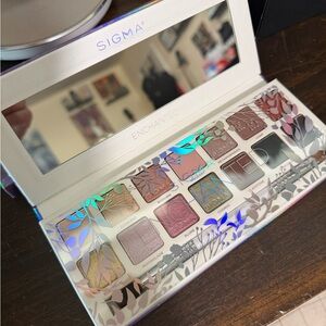 Sigma Beauty Enchanted Palette - New with box
